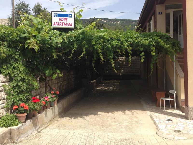 Summer Rooms Baska Екстер'єр фото
